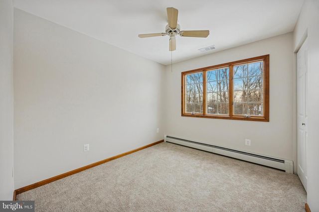 105 SUSANS LN, Perkiomenville, PA 18074