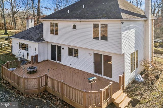 105 SUSANS LN, Perkiomenville, PA 18074