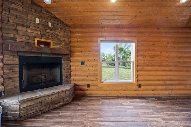 14390 W Highway 102 Highway, Gravette, AR 72736