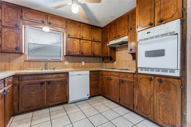 6213 Stardust Drive S, Watauga, TX 76148