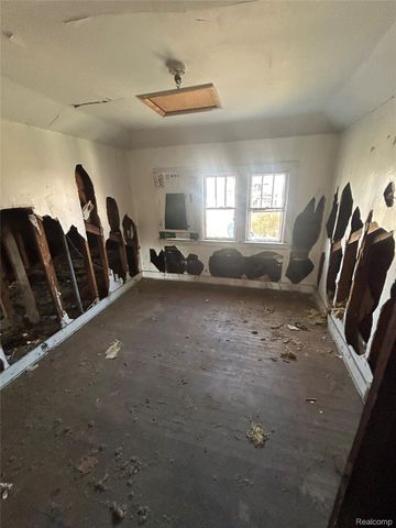 12708 Cloverlawn Street, Detroit, MI 48238