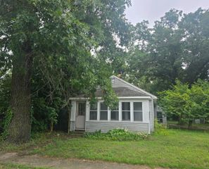 1885 E Isabella Avenue, Muskegon, MI 49442