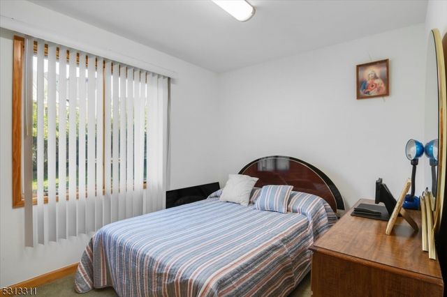19 Borrego Dr, Woodland Park, NJ 07424