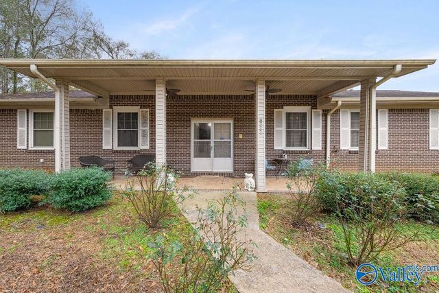 5492 Gilmer Lane, Rainbow City, AL 35906