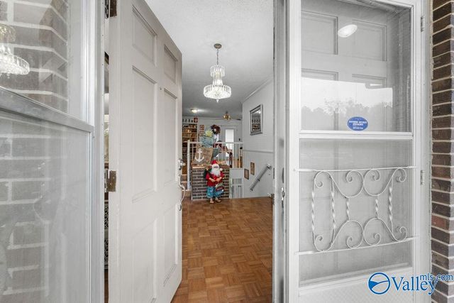 5492 Gilmer Lane, Rainbow City, AL 35906