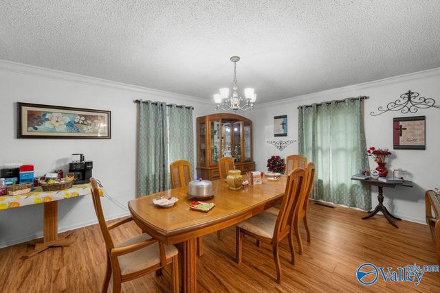 5492 Gilmer Lane, Rainbow City, AL 35906