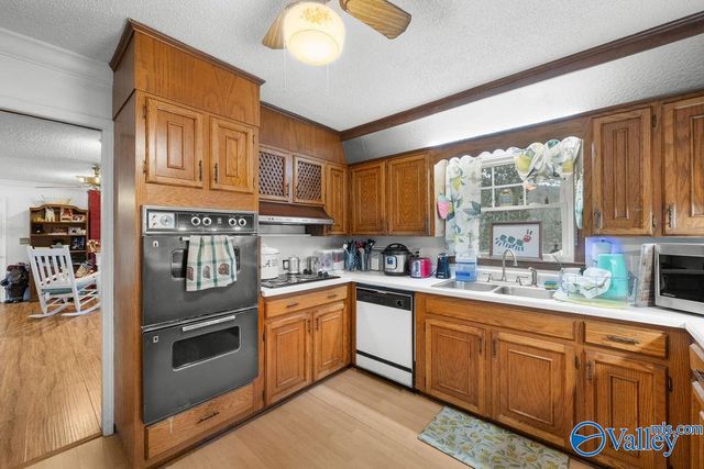 5492 Gilmer Lane, Rainbow City, AL 35906