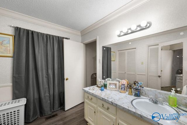 5492 Gilmer Lane, Rainbow City, AL 35906