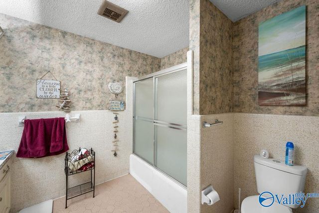 5492 Gilmer Lane, Rainbow City, AL 35906