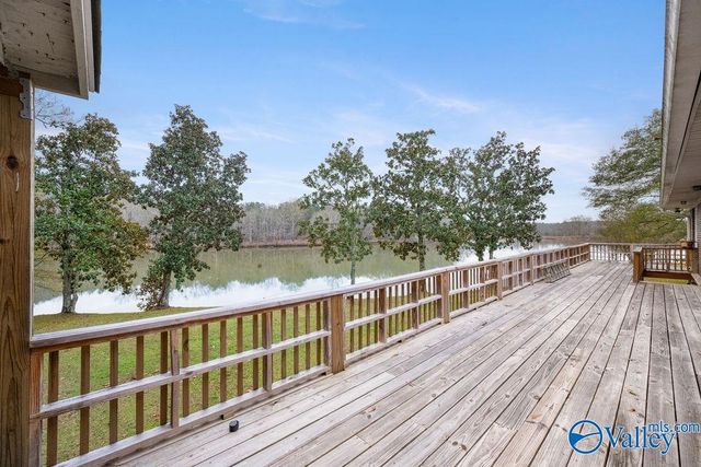 5492 Gilmer Lane, Rainbow City, AL 35906