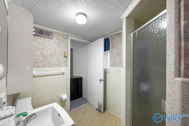 5492 Gilmer Lane, Rainbow City, AL 35906