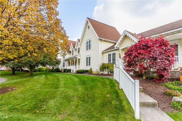 28 Hamlin Drive, Canandaigua City, NY 14424