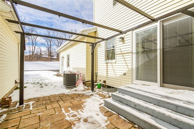 28 Hamlin Drive, Canandaigua City, NY 14424