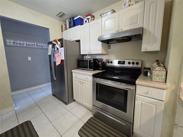 413 SW 73rd Avenue, North Lauderdale, FL 33068