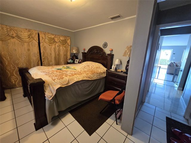 413 SW 73rd Avenue, North Lauderdale, FL 33068