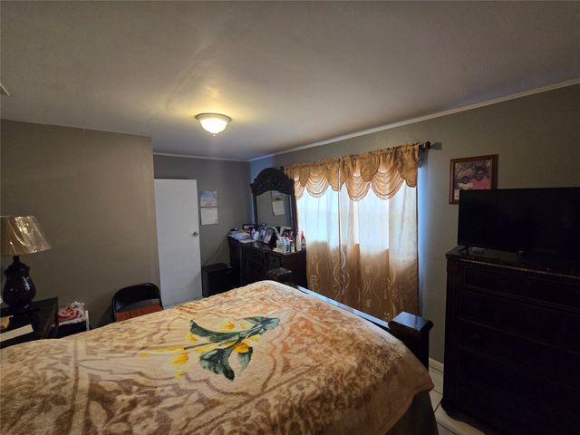 413 SW 73rd Avenue, North Lauderdale, FL 33068