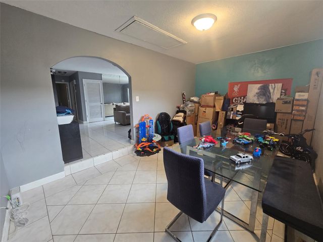 413 SW 73rd Avenue, North Lauderdale, FL 33068