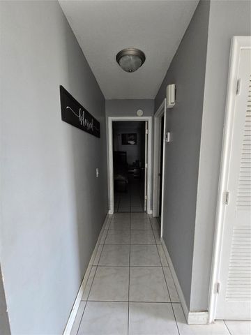 413 SW 73rd Avenue, North Lauderdale, FL 33068