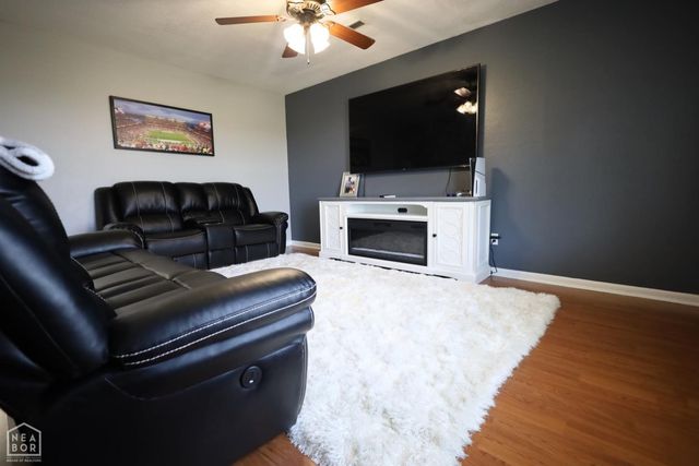 2100 E Lake Street, Paragould, AR 72450