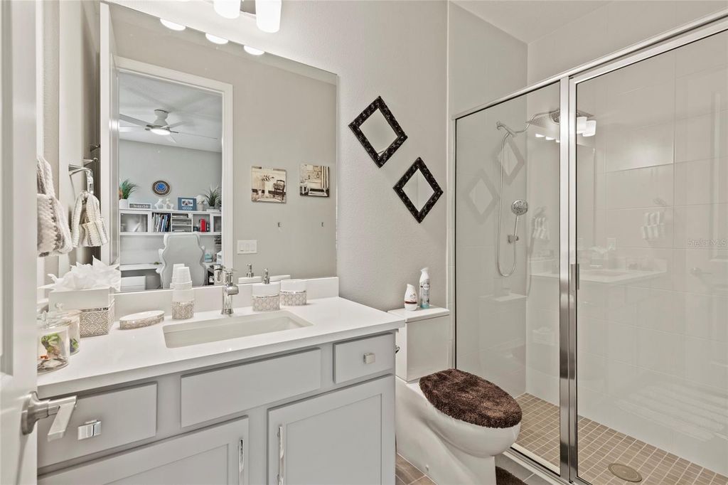 Image 17 of property listing at 16545 STAR GRASS CIRCLE, Bradenton, FL 34211