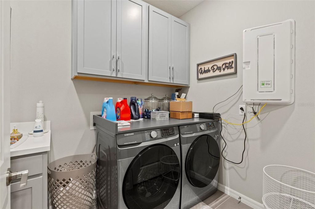 Image 19 of property listing at 16545 STAR GRASS CIRCLE, Bradenton, FL 34211