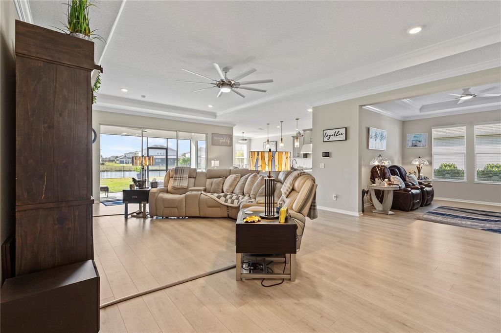 Image 6 of property listing at 16545 STAR GRASS CIRCLE, Bradenton, FL 34211