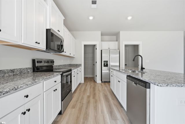 446 West Claywalk Road, Woodruff, SC 29388
