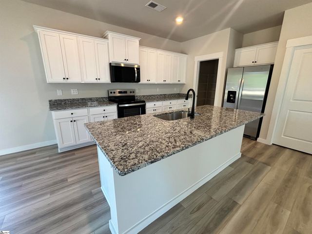446 West Claywalk Road, Woodruff, SC 29388