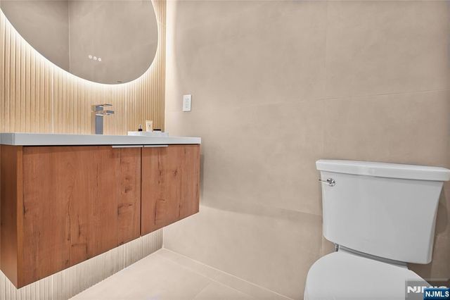 12-25 Eastern Drive, Fair Lawn, NJ 07410