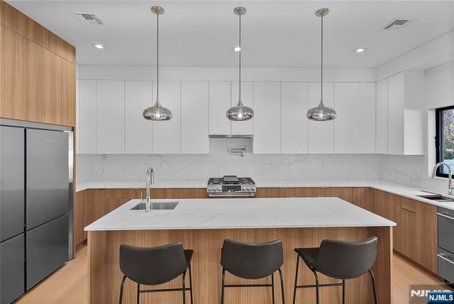 12-25 Eastern Drive, Fair Lawn, NJ 07410