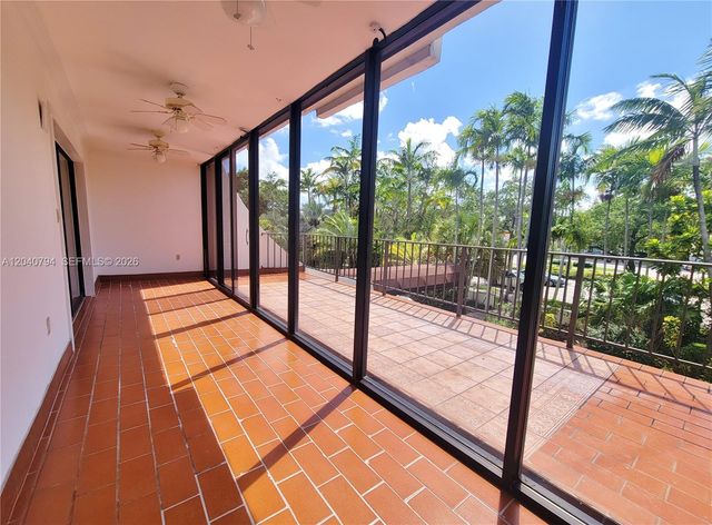77 Crandon Blvd 2b 2B, Key Biscayne, FL 33149