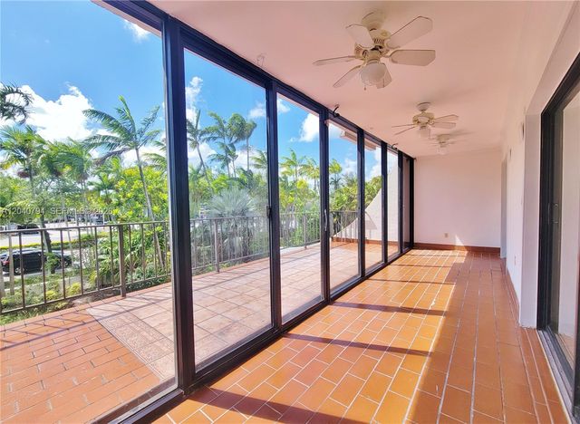 77 Crandon Blvd 2b 2B, Key Biscayne, FL 33149