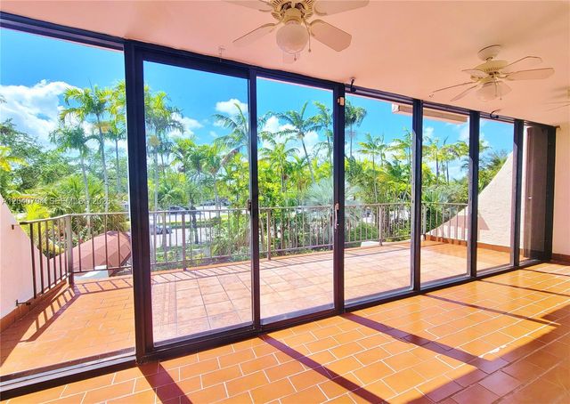 77 Crandon Blvd 2b 2B, Key Biscayne, FL 33149