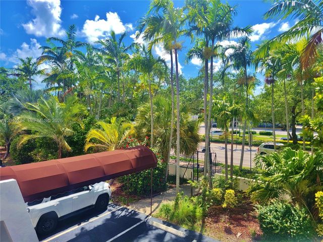 77 Crandon Blvd 2b 2B, Key Biscayne, FL 33149