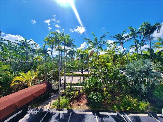 77 Crandon Blvd 2b 2B, Key Biscayne, FL 33149