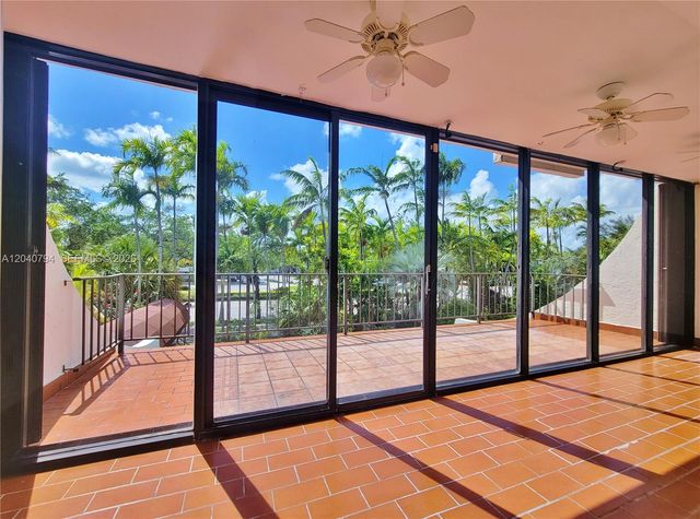 77 Crandon Blvd 2b 2B, Key Biscayne, FL 33149