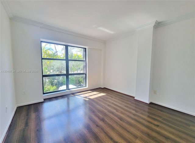77 Crandon Blvd 2b 2B, Key Biscayne, FL 33149