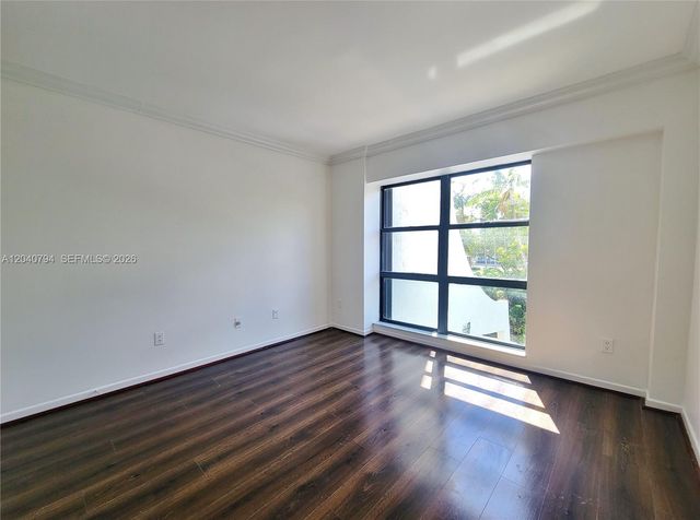 77 Crandon Blvd 2b 2B, Key Biscayne, FL 33149