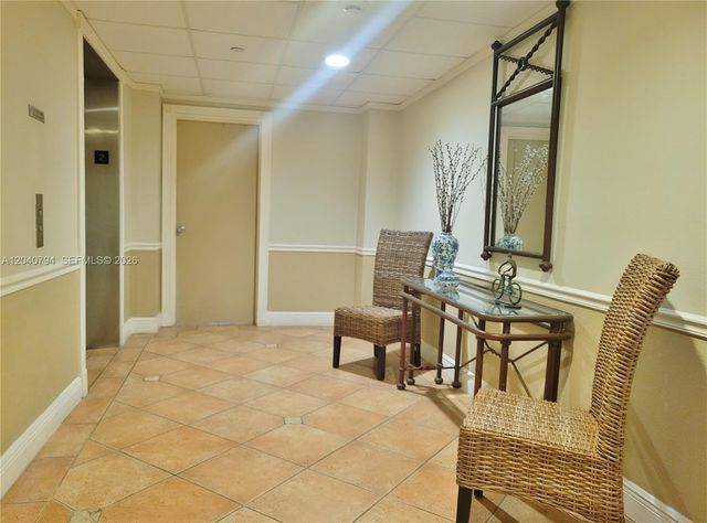 77 Crandon Blvd 2b 2B, Key Biscayne, FL 33149