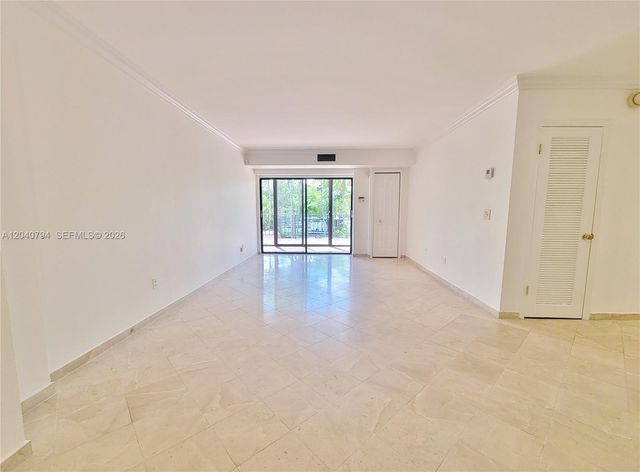 77 Crandon Blvd 2b 2B, Key Biscayne, FL 33149