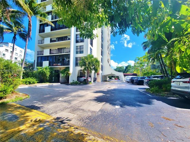 77 Crandon Blvd 2b 2B, Key Biscayne, FL 33149