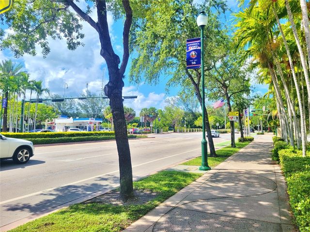 77 Crandon Blvd 2b 2B, Key Biscayne, FL 33149