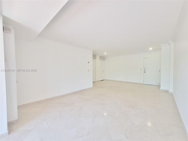 77 Crandon Blvd 2b 2B, Key Biscayne, FL 33149