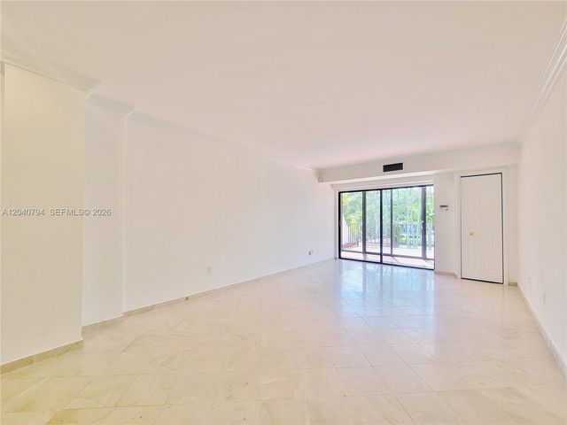 77 Crandon Blvd 2b 2B, Key Biscayne, FL 33149