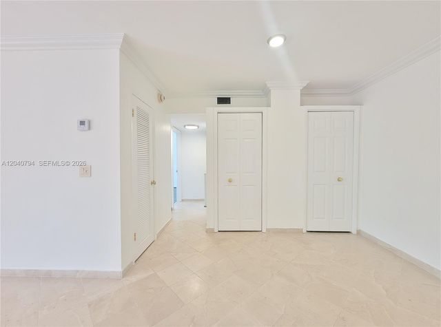 77 Crandon Blvd 2b 2B, Key Biscayne, FL 33149