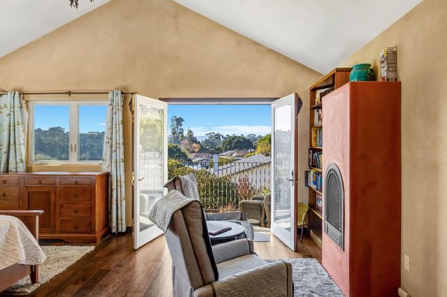 810 Altura Place, Del Rey Oaks, CA 93940