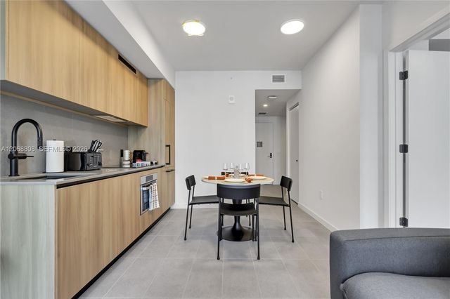 121 NE 5th Street 2110, Miami, FL 33132