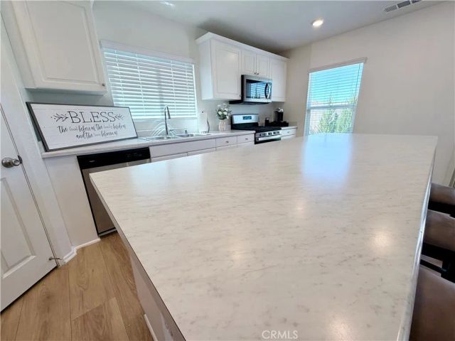 12978 9th Avenue, Victorville, CA 92395