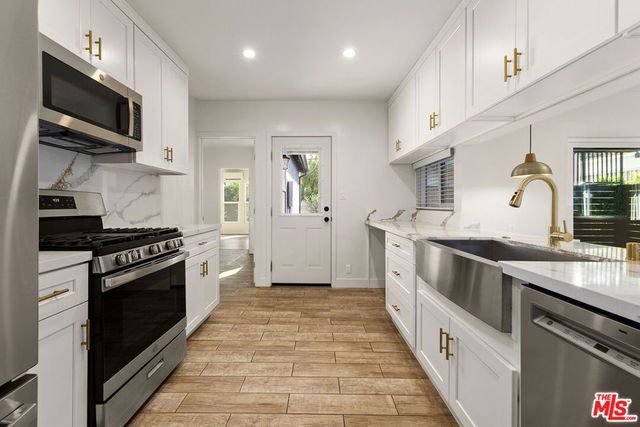2621 Veteran Avenue, Los Angeles, CA 90064