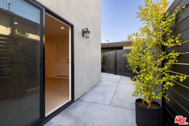 2621 Veteran Avenue, Los Angeles, CA 90064